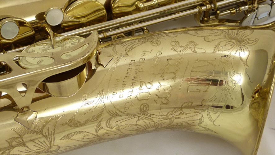 King Super 20 tenor sax - engraving on bell