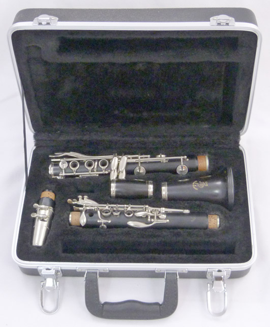 Used B&H 8-10 Clarinet in hard shell plastic case