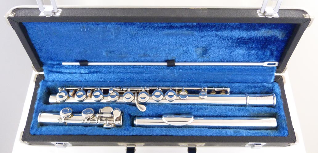 Used Haynes 1916 flute - in modern hard shell case