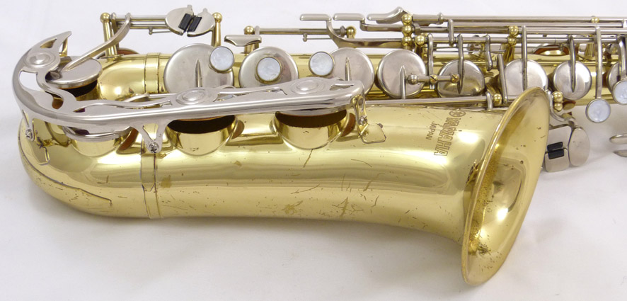 Yamaha YAS-23 alto saxophone - close up of bell