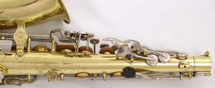 Used Yamaha YAS-23 alto sax - close up of keys