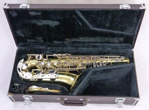 Used Yamaha YAS-23 alto sax - includes original Yamaha hard shell case