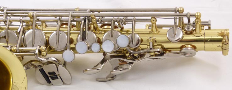 Used Yamaha YAS-23 alto sax - close up of keys