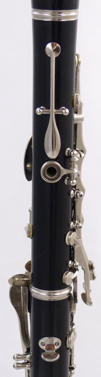 Used Yamaha YCL-20 clarinet - close-up of keys