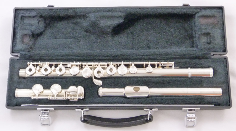 Used Yamaha YFL-365II Flute - in original Yamaha hard shell case