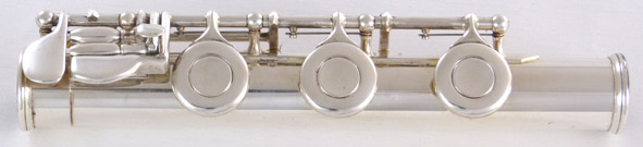 Used Yamaha YFL-481II Flute - close up of foot