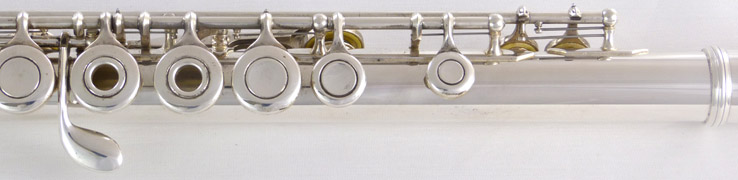 Used Yamaha YFL-481II Flute - close up of keys